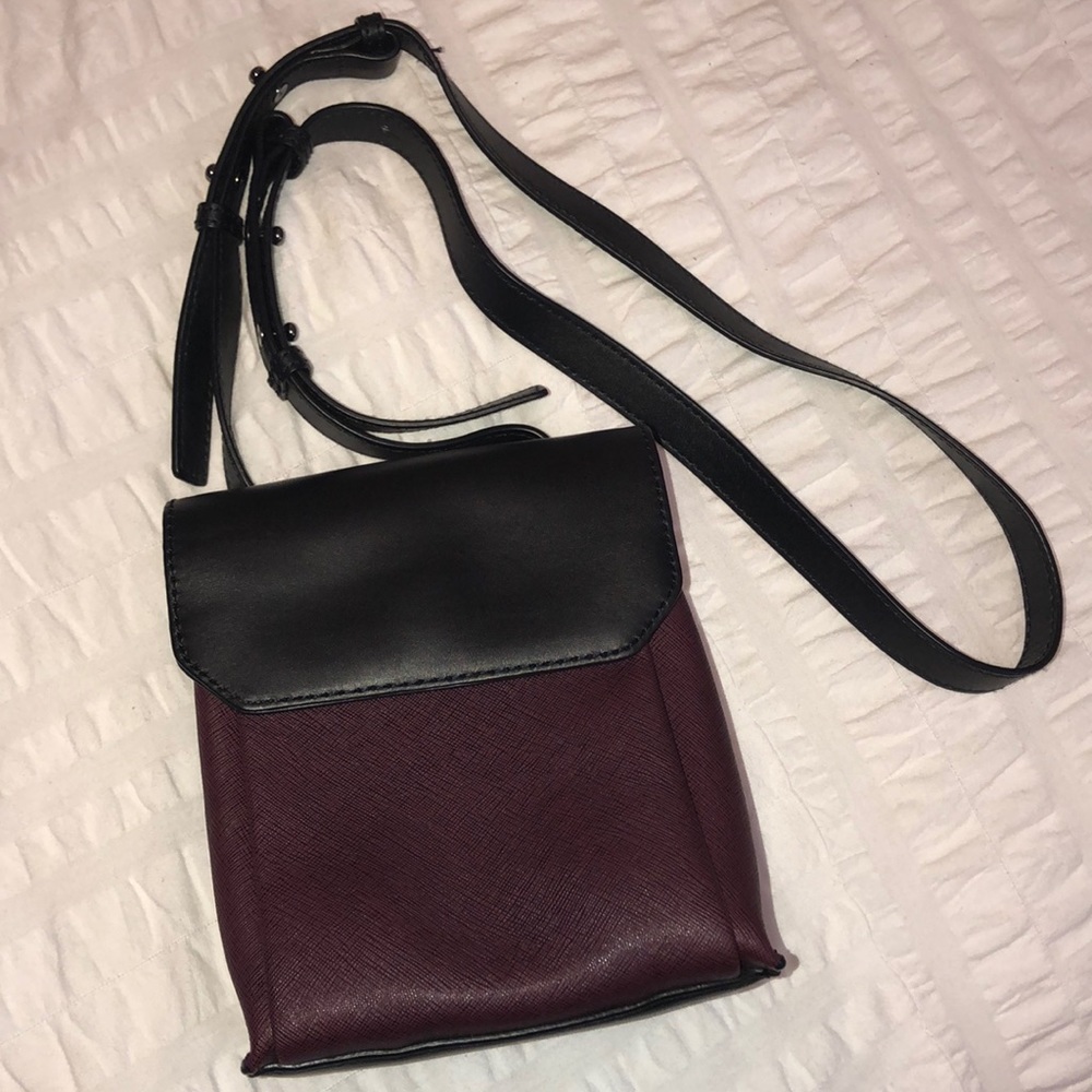 Kenneth Cole Crossbody